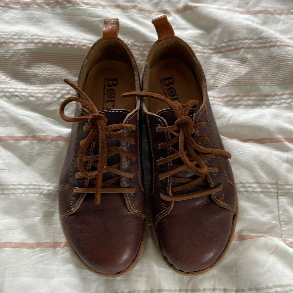 Born Women’s Shoes.  Size 6, runs a little small.